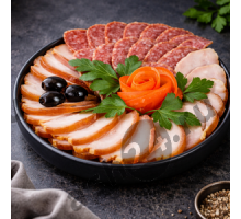 Закуска Нарезка сырно-мясная (сыр, колбаса, маслины) (500г)