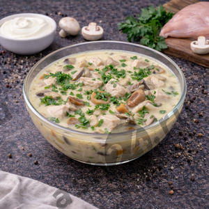Первые блюда Суп с курицей, сливками и грибами (300г)