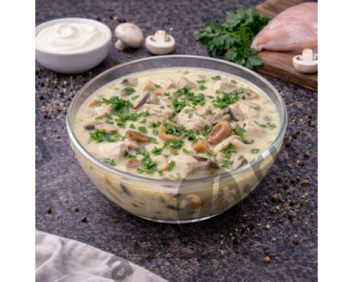 Первые блюда Суп с курицей, сливками и грибами (300г)