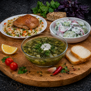 Борщ зеленый, рис с овощами + бедро, с-т из овощей в сметанном соусе, ash-комплимент