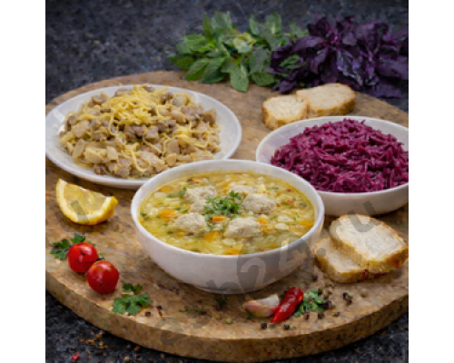 Суп рисовый с фрикадельками, макароны с куриным филе, свекла с чесноком и майонезом, ASH-комплемент
